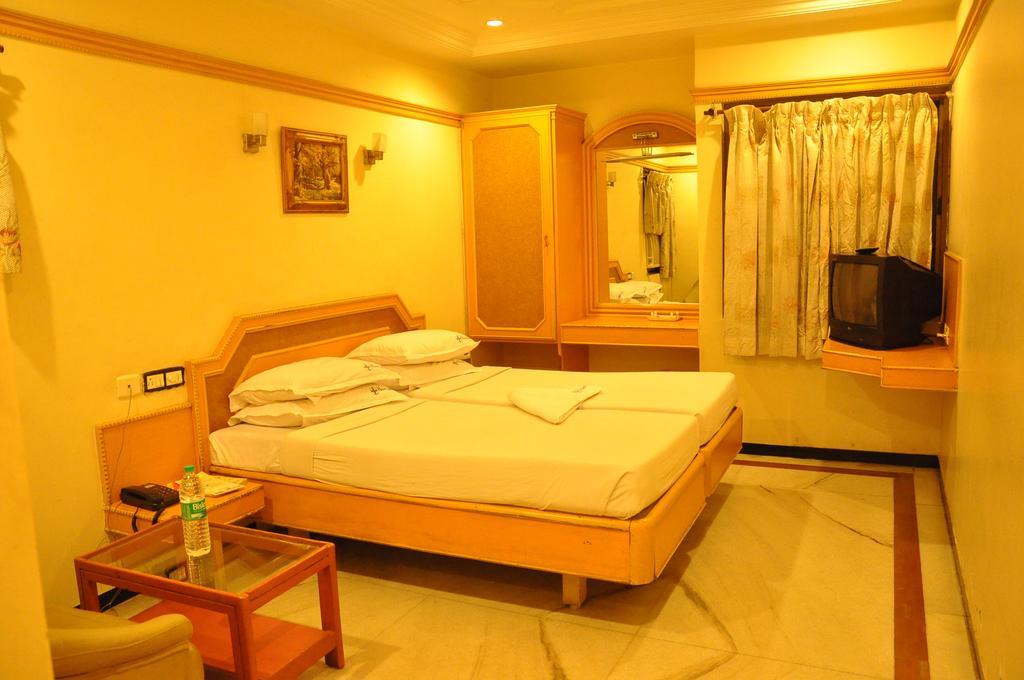 Hotel Sathyam Tiruchirappalli Номер фото